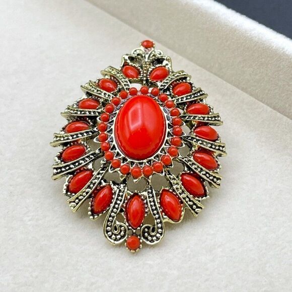 Yellow Gold with Red Enamel Stone Vintage Baroque Style Pin Back Brooch - Picture 4 of 7